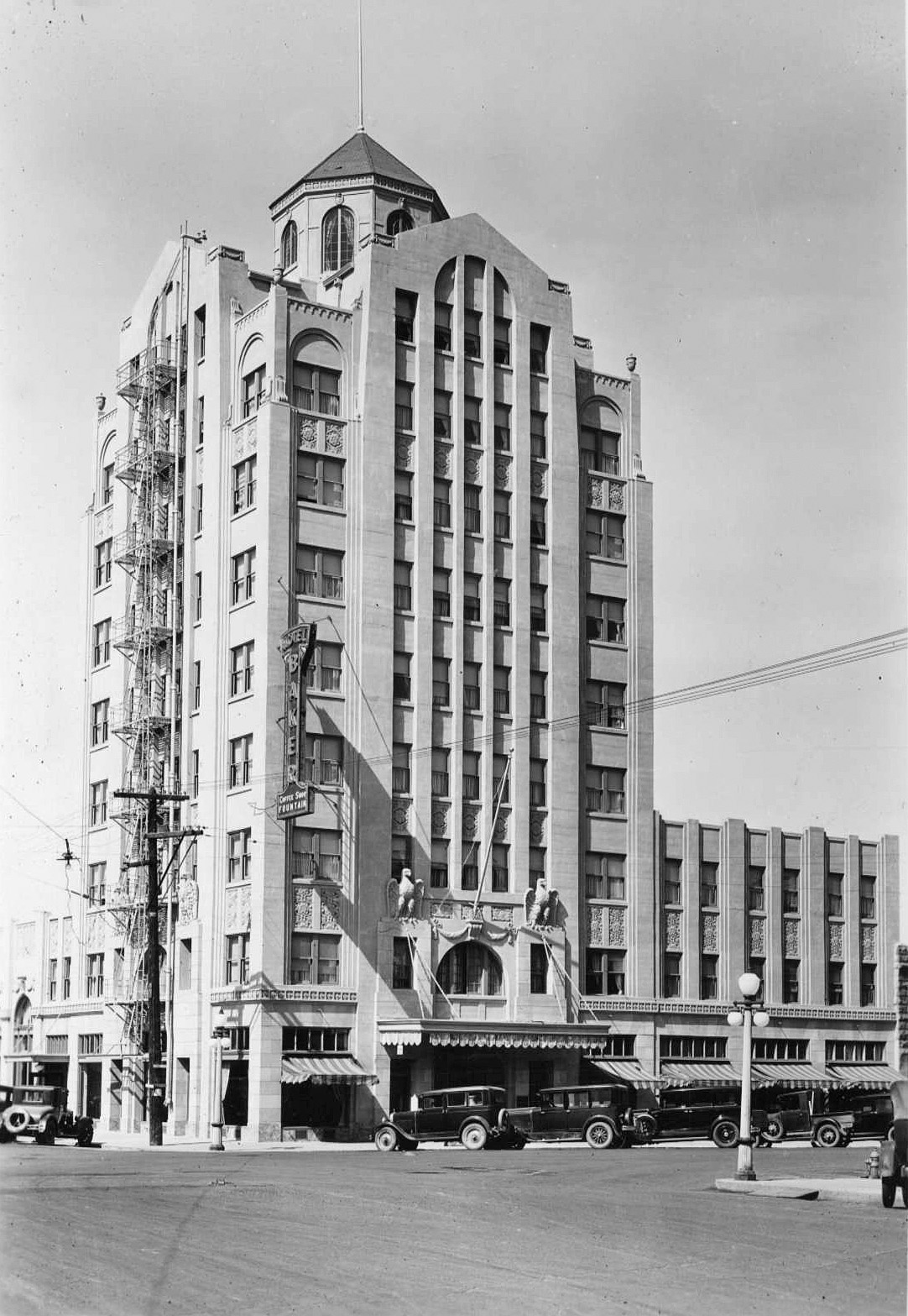 The Hotel Baker opened in August 1929 after a construction period of just 9 months.