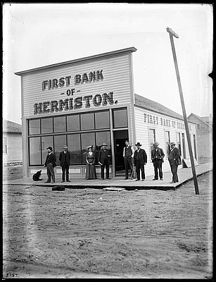 banks in hermiston oregon